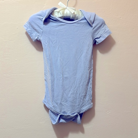 Kyte Short Sleeve in Lilac 3-6m - Picture 2 of 3